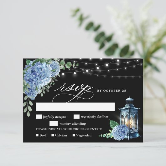 Blue Hydrangea Lantern Black Boho Wedding RSVP Kaartje (Staand voorkant)