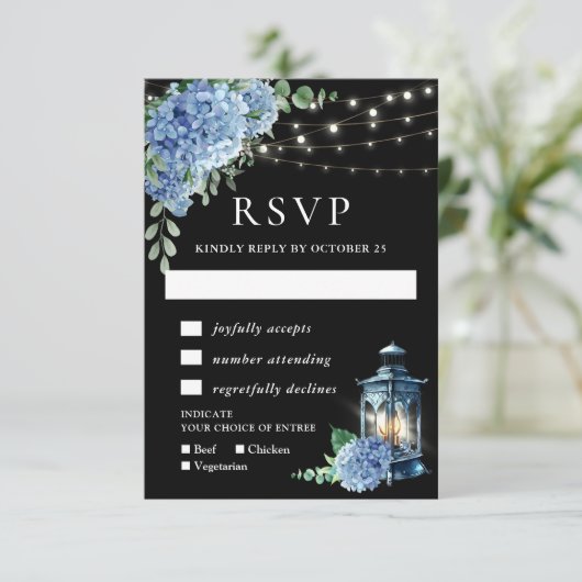 Blue Hydrangea Lantern Black Boho Wedding RSVP Kaartje (Staand voorkant)