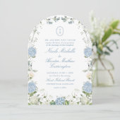 Blue Hydrangea Monogram Wedding Arch Invitation Kaart (Staand voorkant)