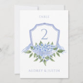 Blue Hydrangea Wedding Crest Table Kaart (Voorkant)