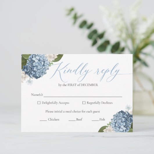 Blue Hydrangea Wedding RSVP-kaarten RSVP Kaartje (Staand voorkant)