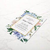 Blue Hydrangeas en Roses Baby Brunch Folie Uitnodiging (Gedraaid)