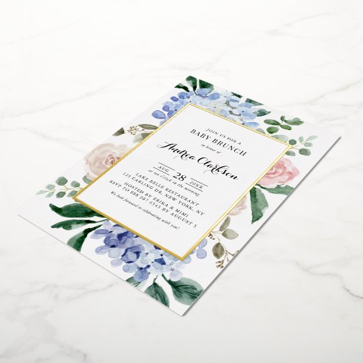 Blue Hydrangeas en Roses Baby Brunch Folie Uitnodiging (Gedraaid)