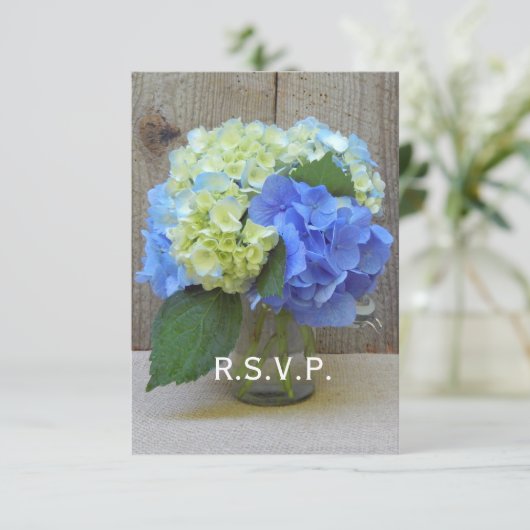 Blue Hydrangeas Mason Jar Rustic Wedding RSVP Kaartje (Staand voorkant)