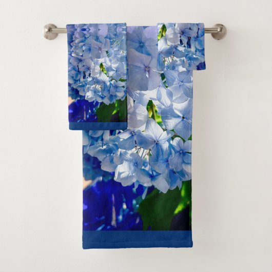 Blue Hydrangeas Pattern Bad Handdoek (Insitu)