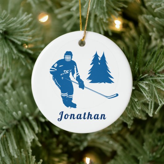 Blue Ice Hockey Player Custom Name Winter Sport Keramisch Ornament (Boom)
