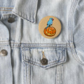 Blue Indian Ringneck on Pumpkin Halloween Ronde Button 5,7 Cm (In situ)