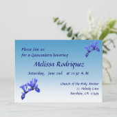 Blue Iris Bloemen Quinceañera Uitnodiging (Staand voorkant)