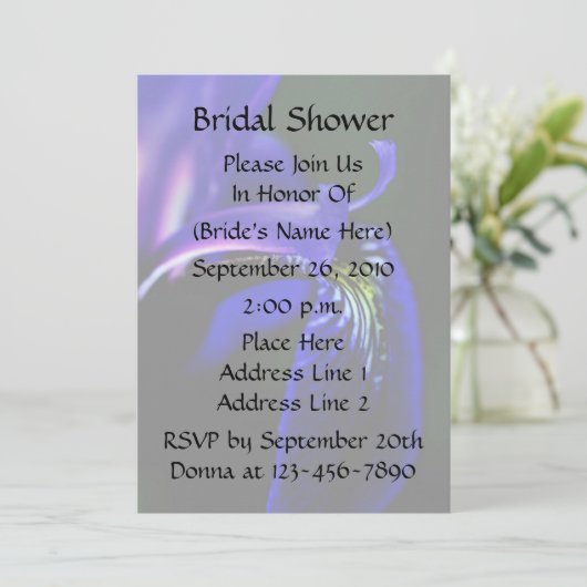 Blue Iris Floral Bridal Wedding Shower Uitnodiging (Staand voorkant)