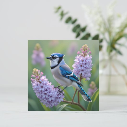  Blue Jay Staande op Lila Branches (Staand voorkant)