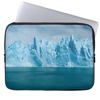 Blue Lake, Ice en Sky Laptop Sleeve