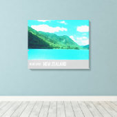 Blue Lake Tikatapu Nieuw-Zeeland reisprint Canvas Afdruk (Insitu (Houten vloer))
