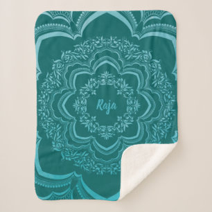 Blue Mandala on a Dark Green Background Sherpa Deken