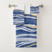 Blue Marble Agate Gold Glitter Monogram Bad Handdoek (Insitu)