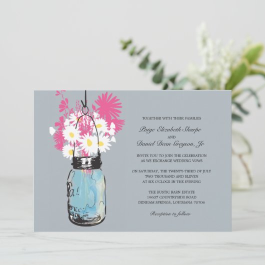 Blue Mason Jar Daisies en Wildflowers Wedding Kaart (Staand voorkant)