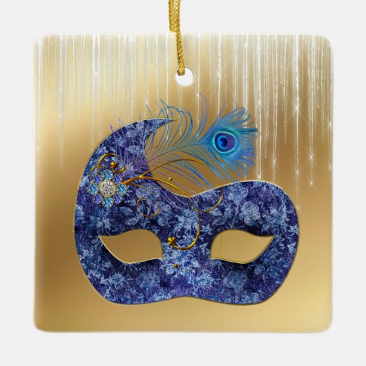 Blue Masquerade Mask en Peacock Feather on Gold Keramisch Ornament (Voorkant)