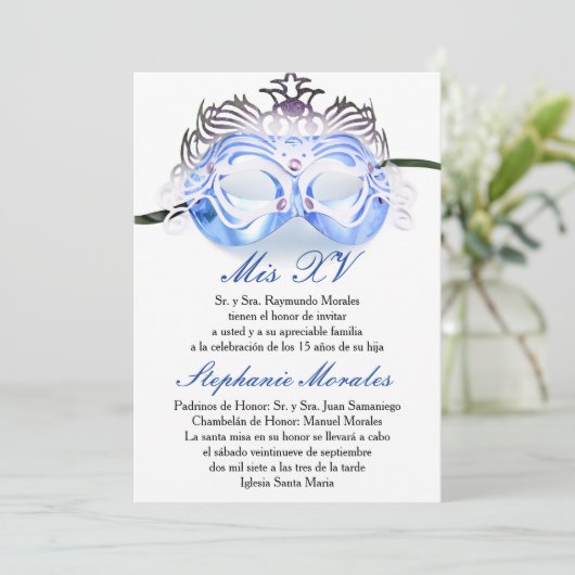 Blue Masquerade Quinceanera Birthday Uitnodiging (Staand voorkant)