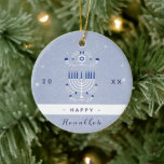 Blue Menorah & Star van David Happy Hanukkah Dated Keramisch Ornament<br><div class="desc">Decorteer je kerstboom met deze coole,  Hanukkah-themaversiering! Wijzig de tekst eenvoudig door op de optie "Deze sjabloon personaliseren" te klikken.</div>