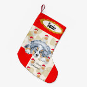 Blue Merle Aussie Puppy w/Santa Stocking Kleine Kerstsok (Voorkant (Hangend))