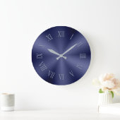 Blue Metallic klok met gepatterde Romeinse cijfers (Huis)