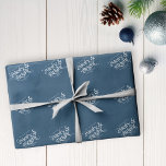 Blue Minimalist Merry & Bright Christmas Cadeaupapier<br><div class="desc">Blauw minimalistisch vrolijk en helder kerstinpakpapier. Deze look gaat helemaal over minimalisme, met diepe, serene blues die doet denken aan frisse winternachten. Stel je eenvoudige accenten voor zoals bevroren eucalyptus, delicate sneeuwvlokken en subtiele blauwe linten - elk detail zorgvuldig geselecteerd om een gevoel van kalmte en stille elegantie op te...</div>
