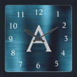 Blue Modern Elegant Metallic Monogram Naam Vierkante Klok<br><div class="desc">Moderne en elegante blauwe faux roestvrijstalen Folie monogram naam en Initiaal aangepaste wandklok op maat. De Wall Clock maakt het perfecte cadeau voor iemand die van trendy metalen decor houdt om te geven als een kerstcadeau of een kerstcadeau.</div>