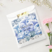 Blue Monochrome Floral Bouquet Favor Bag Bedankzakje (Gezegeld)