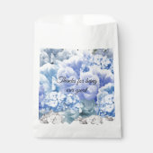 Blue Monochrome Floral Bouquet Favor Bag Bedankzakje (Voorkant)