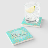 Blue Moroccan Tea Time Hug in een beker Stenen Onderzetter (Zijkant)