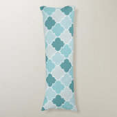 Blue Moroccan Trellis, Latticework, Quatrefoil Lichaamskussen (Voorkant Verticaal)
