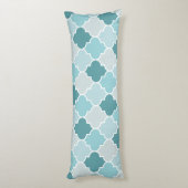 Blue Moroccan Trellis, Latticework, Quatrefoil Lichaamskussen (Achterkant (Verticaal))