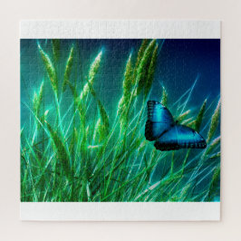 Blue Morpho Butterfly op Green Grass Legpuzzel