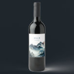 Blue Mountains Rustic Wedding Wijn Etiket<br><div class="desc">Blauwe bergen rustig collectie. Volledige suite hier beschikbaar op https://www.zazzle.com/collections/blue_watercolor_mountains-119930444621335812</div>