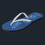 Blue Mr en Mrs bruiloft teenslippers voor nieuwe p<br><div class="desc">Navy Blue Mr. en haar strandbruiloft teenslippers voor bruid en bruin / Gewoon gehuwd paar. Voeg je huwelijksdatum toe. Persoonlijke naam elegant flipflops voor pasgeborenen en hun entourage. Maak je eigen gepersonaliseerde wigsandalen voor teambruid, bruidbruid, eerwemiddel, bloemmeisje, bruidsmoeder, moeder van de bruid, bemanning, gasten, enz. Schudperen voor een nautisch of...</div>