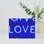 Blue Neon Love SIgn Briefkaart (Staand voorkant)