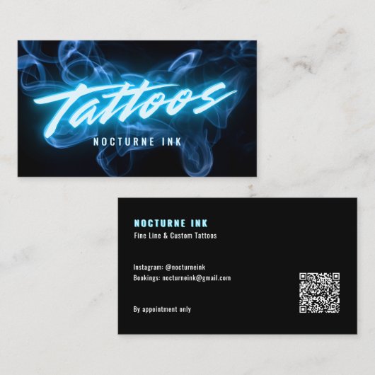 Blue Neon & Smoke Tattoo Artist QR Code Visitekaartje (Voorkant / Achterkant)