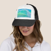 Blue Ocean Wave Surf Trucker Hoed Pet (In situ)