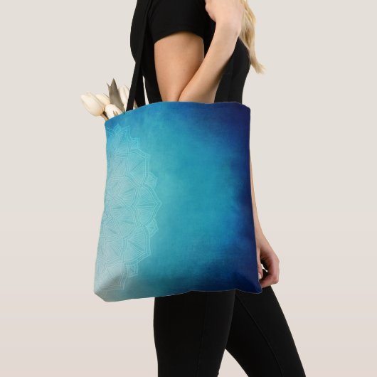 Blue Ombre mandala Tote Bag (Dichtbij)