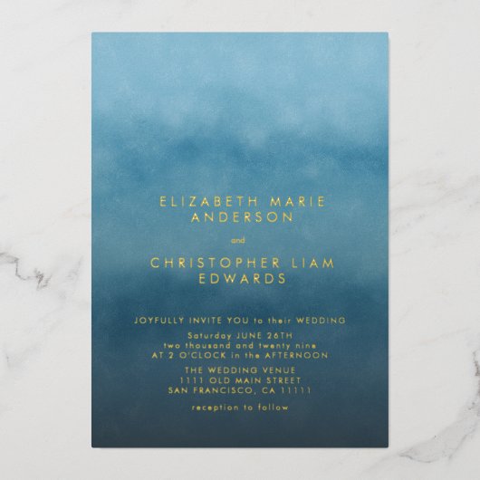 Blue Ombre Waterverf Minimalist Wedding Gold Folie Uitnodiging (Voorkant)