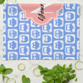 Blue Owl Pattern Coral Monogram Persoonlijke naam Theedoek (Gevouwen)