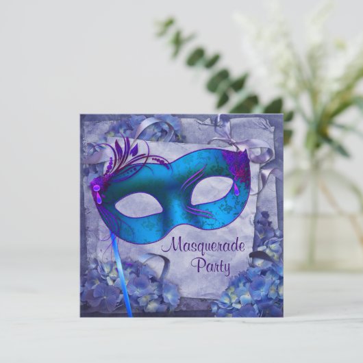 Blue Paarse Hydrangea Masquerade Party Uitnodiging (Staand voorkant)