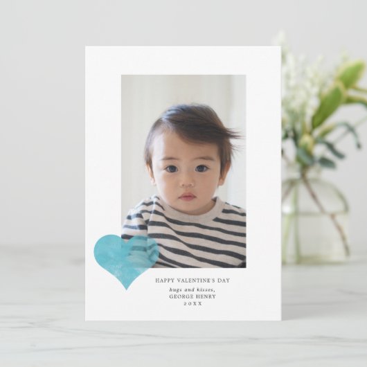 Blue Painterly Heart Modern Valentijnsdag Foto Feestdagenkaart (Staand voorkant)