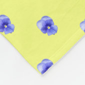 Blue Pansy on Yellow - Fleece Blanket Deken (Hoek)