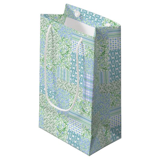 Blue Periwinkle Flowers Faux Patchwork Klein Cadeauzakje (Voorkant Gekanteld)