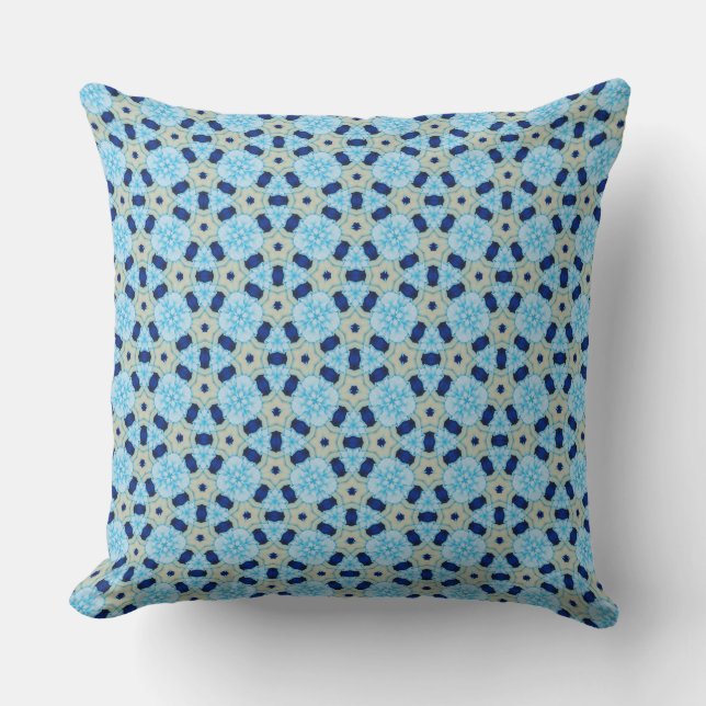 Blue Petal Harmony Throw Pillow Kussen (Voorkant)