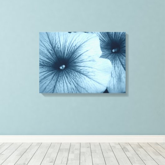 Blue Petunias Canvas Afdruk (Insitu (Houten vloer))