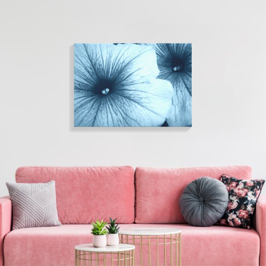 Blue Petunias Canvas Afdruk (Insitu (Woonkamer))