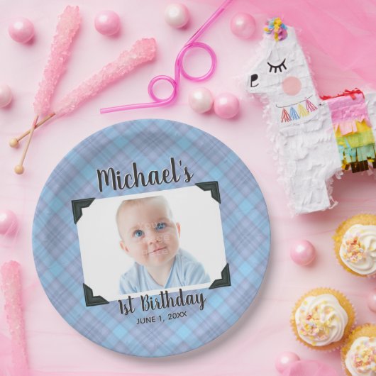 Blue Plaid 1e verjaardag foto met naam en datum Papieren Bordje (Feest)