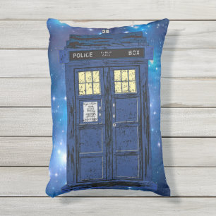 Blue Police Public Call Box - UK Time Travel 1 Buitenkussen