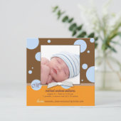 Blue Polka Dots Monogram Baby Boy Foto Geboorte Aankondiging (Staand voorkant)
